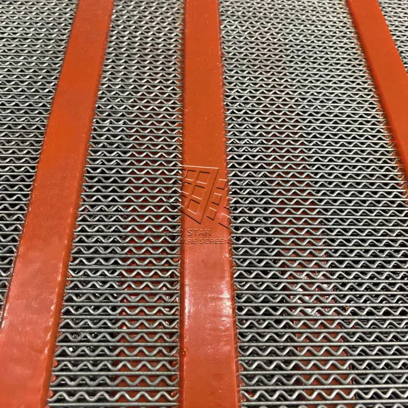 Self-Cleaning Triangular Aperture Screen with Fixed Polyurethane Strips