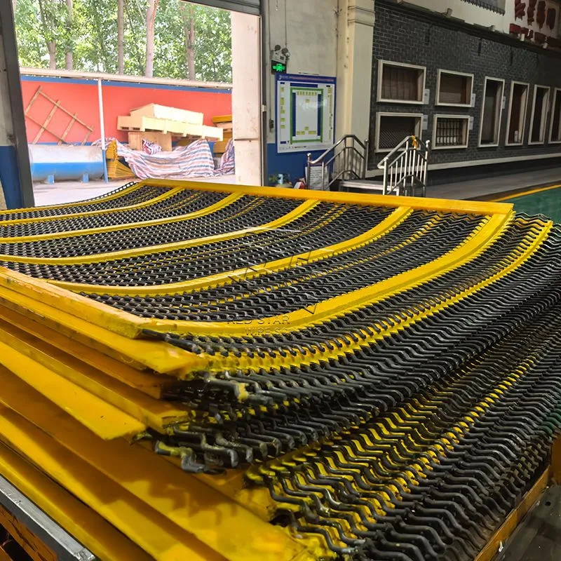 Modular Self-Cleaning Undulating Profile Screen with Polyurethane Frame