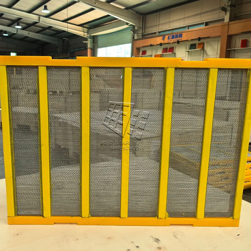 Modular Self-Cleaning Triangular Aperture Screen with Polyurethane Frame