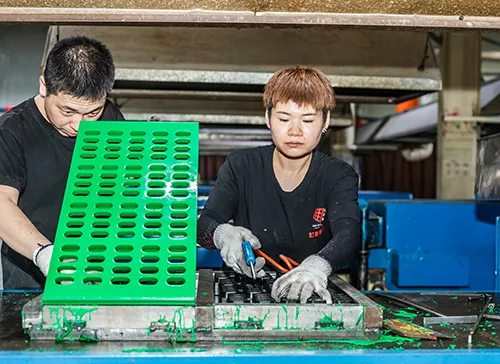 Screen Plate Demolding